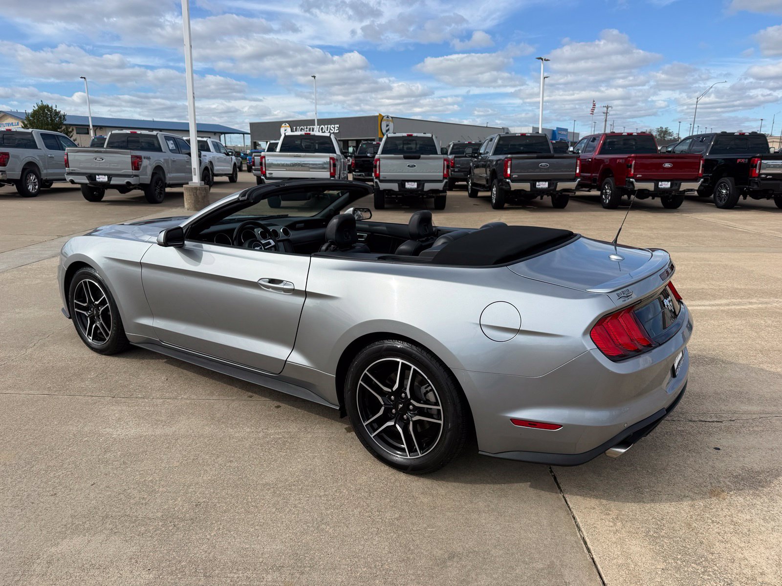 Used 2022 Ford Mustang Premium RWD image 11