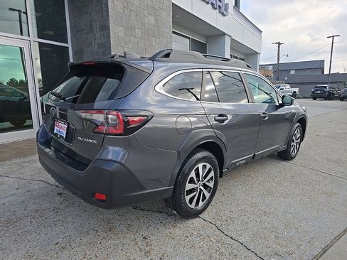 Used 2023 Subaru Outback Premium image 23