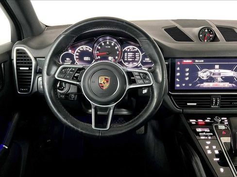 Used 2022 Porsche Cayenne image 9