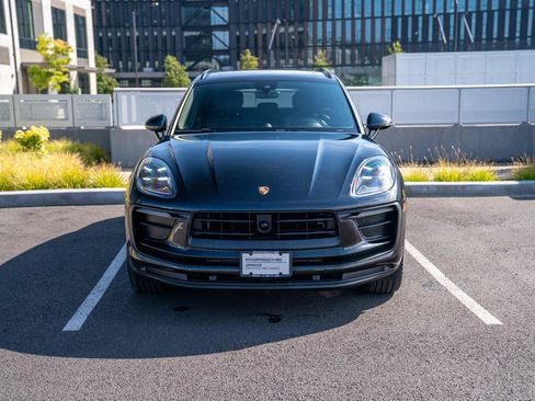 Certified 2024 Porsche Macan AWD/4WD image 6