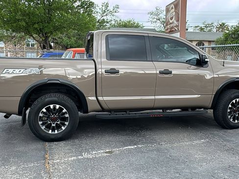 Used 2021 Nissan Titan PRO-4X w/ Pro-4x Convenience Package image 3