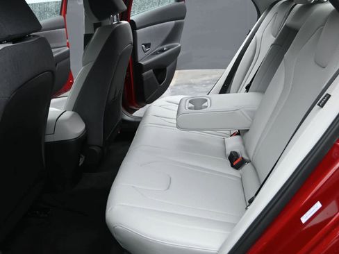 Certified 2025 Hyundai Elantra Limited image 15