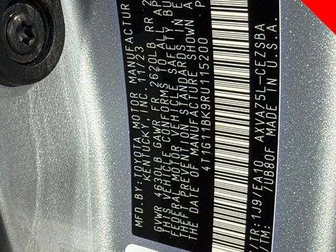 Used 2024 Toyota Camry SE image 31