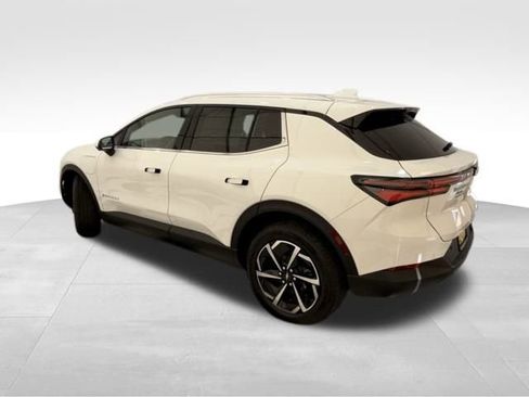 New 2026 Chevrolet Equinox EV LT image 2