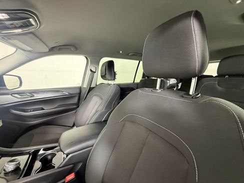 Used 2023 Jeep Grand Cherokee L Laredo RWD image 5