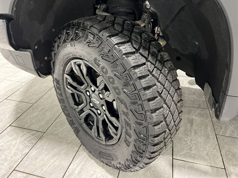 Used 2024 Chevrolet Silverado 1500 ZR2 w/ Technology Package image 32