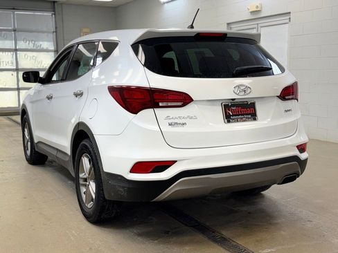 Used 2018 Hyundai Santa Fe Sport image 2