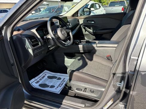 Used 2023 Nissan Rogue SV FWD image 16