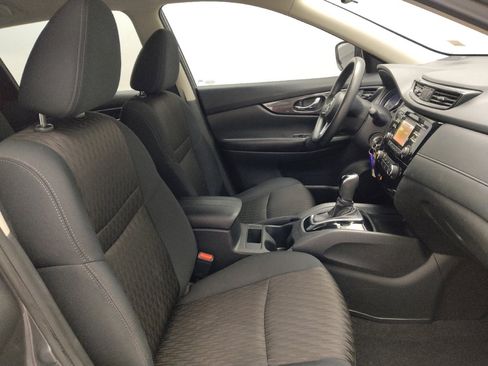 Used 2017 Nissan Rogue S image 21