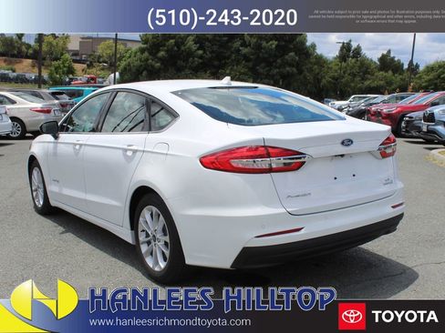 Used 2019 Ford Fusion SE FWD image 9
