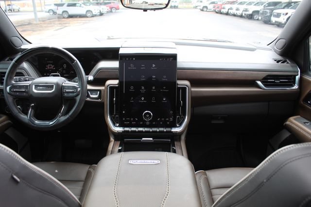 Used 2025 GMC Yukon Denali Ultimate w/ LPO, Floor Liner Package AWD/4WD image 23