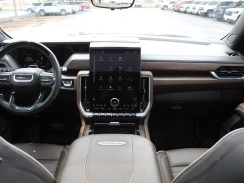 Used 2025 GMC Yukon Denali Ultimate w/ LPO, Floor Liner Package AWD/4WD image 23