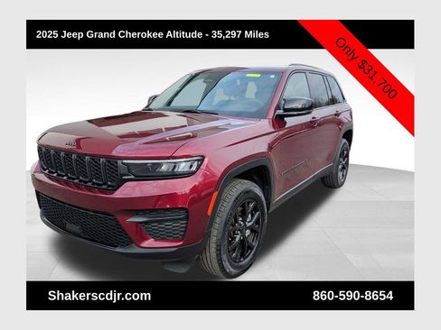 Used 2025 Jeep Grand Cherokee Altitude AWD/4WD image 1