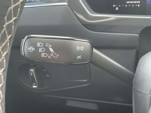 Certified 2023 Volkswagen Tiguan SE w/ Panoramic Sunroof Package FWD image 25