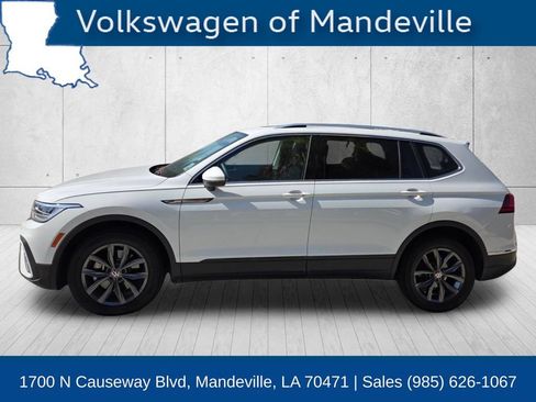 Used 2022 Volkswagen Tiguan SE FWD image 2