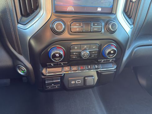 Used 2022 Chevrolet Silverado 1500 RST image 23