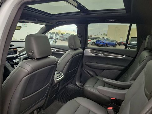 Certified 2023 Cadillac XT6 Sport w/ LPO, Onyx Lite Package AWD/4WD image 12