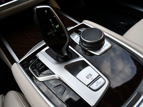 Used 2022 BMW 750i xDrive 750i xDrive w/ M Sport Package image 41