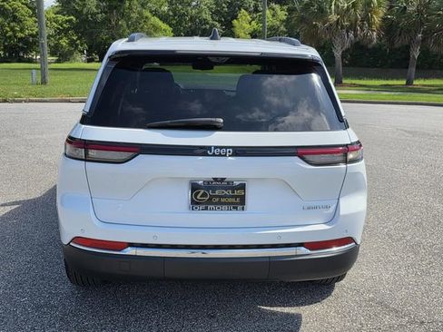 Used 2024 Jeep Grand Cherokee Limited w/ Luxury Tech Group II RWD image 3