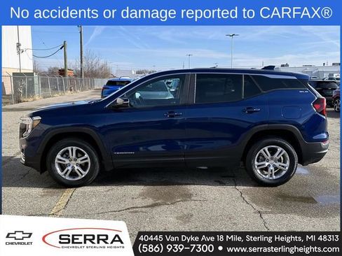 Used 2023 GMC Terrain SLE image 2