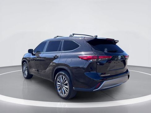 Used 2020 Toyota Highlander Platinum FWD image 4