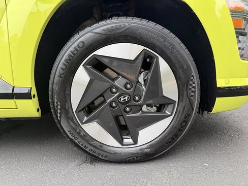 Used 2024 Hyundai Kona Limited FWD image 27
