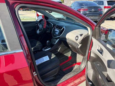 Used 2017 Chevrolet Sonic LT FWD image 9
