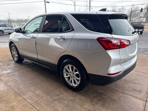 Used 2021 Chevrolet Equinox LS w/ LS Convenience Package image 7