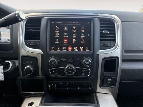 Used 2017 RAM 2500 Lone Star w/ Black Appearance Group AWD/4WD image 8