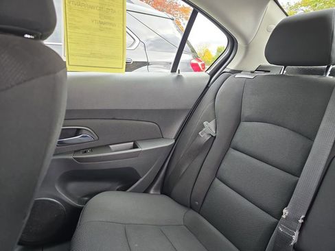 Used 2015 Chevrolet Cruze LT image 12