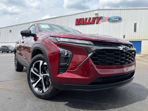 Used 2024 Chevrolet Trax RS w/ Driver Confidence Package FWD image 46
