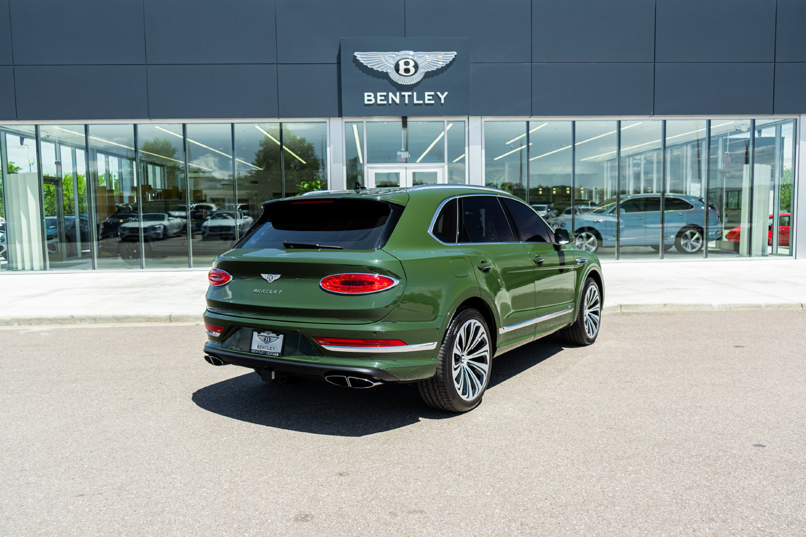 Certified 2022 Bentley Bentayga AWD/4WD image 3