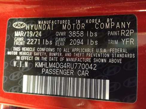 Used 2024 Hyundai Elantra SEL image 33