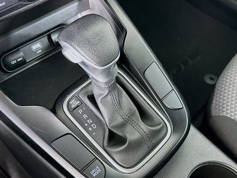 Used 2025 Kia Soul LX w/ LX Technology Package FWD image 24