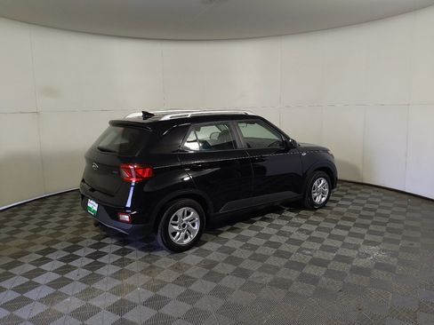 Used 2020 Hyundai Venue SEL w/ Convenience Package FWD image 9
