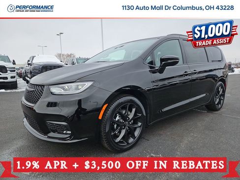 New 2026 Chrysler Pacifica Select FWD image 3