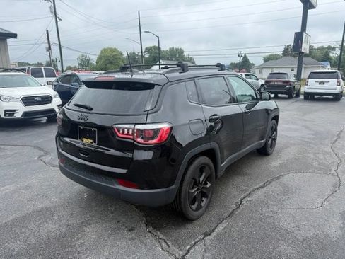 Used 2019 Jeep Compass Latitude FWD image 5