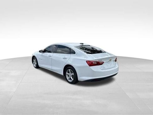 Used 2017 Chevrolet Malibu LS w/ LPO, Convenience Package 1 FWD image 5
