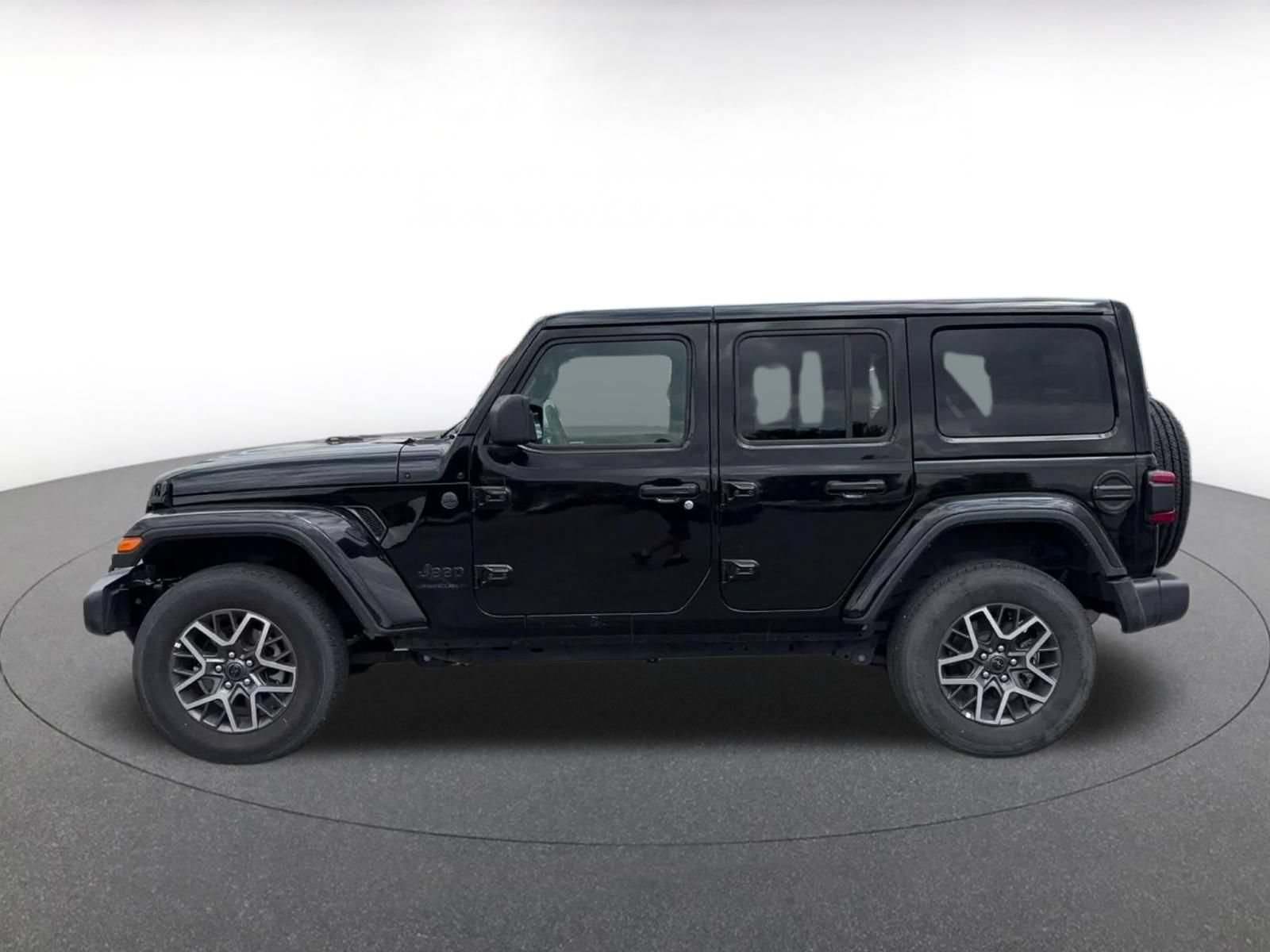 Used 2025 Jeep Wrangler Unlimited Sahara AWD/4WD image 8