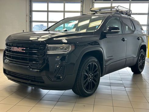 Used 2023 GMC Acadia SLT w/ Elevation Edition image 3