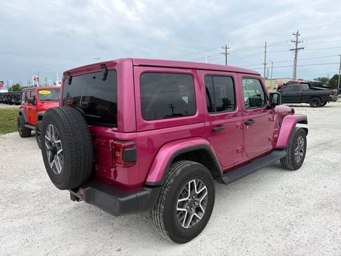 Used 2024 Jeep Wrangler Unlimited Sahara w/ Technology Group AWD/4WD image 9