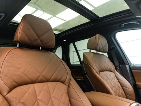 Used 2026 BMW X5 M60i image 14