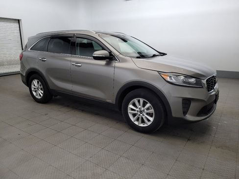 Used 2019 Kia Sorento LX w/ LX Convenience Package image 11