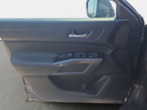 Used 2025 Nissan Pathfinder SL w/ SL Premium Package AWD/4WD image 26