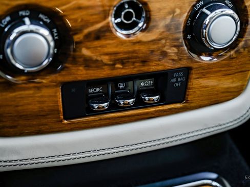 Used 2014 Rolls-Royce Phantom Sedan image 58