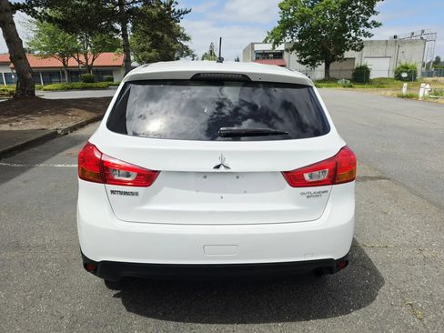 Used 2013 Mitsubishi Outlander Sport ES FWD image 4