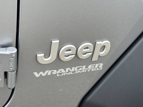 Used 2021 Jeep Wrangler Unlimited Sport AWD/4WD image 8
