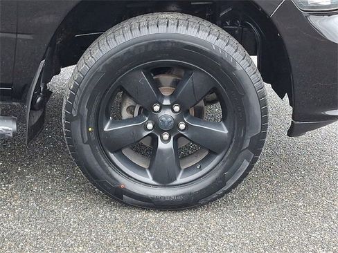 Used 2017 RAM 1500 Express w/ Black Ram 1500 Express Group image 8