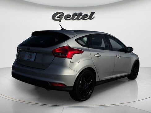 Used 2016 Ford Focus SE w/ Equipment Group 201A FWD image 5