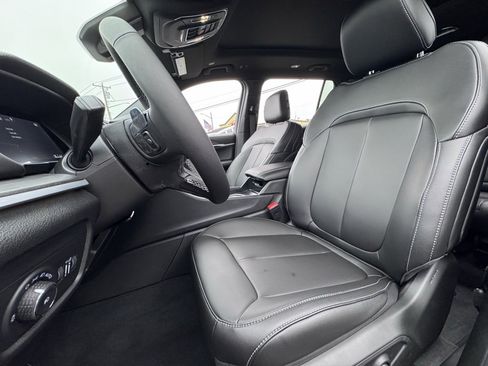 New 2025 Jeep Grand Cherokee L Limited w/ Black Appearance Package image 10